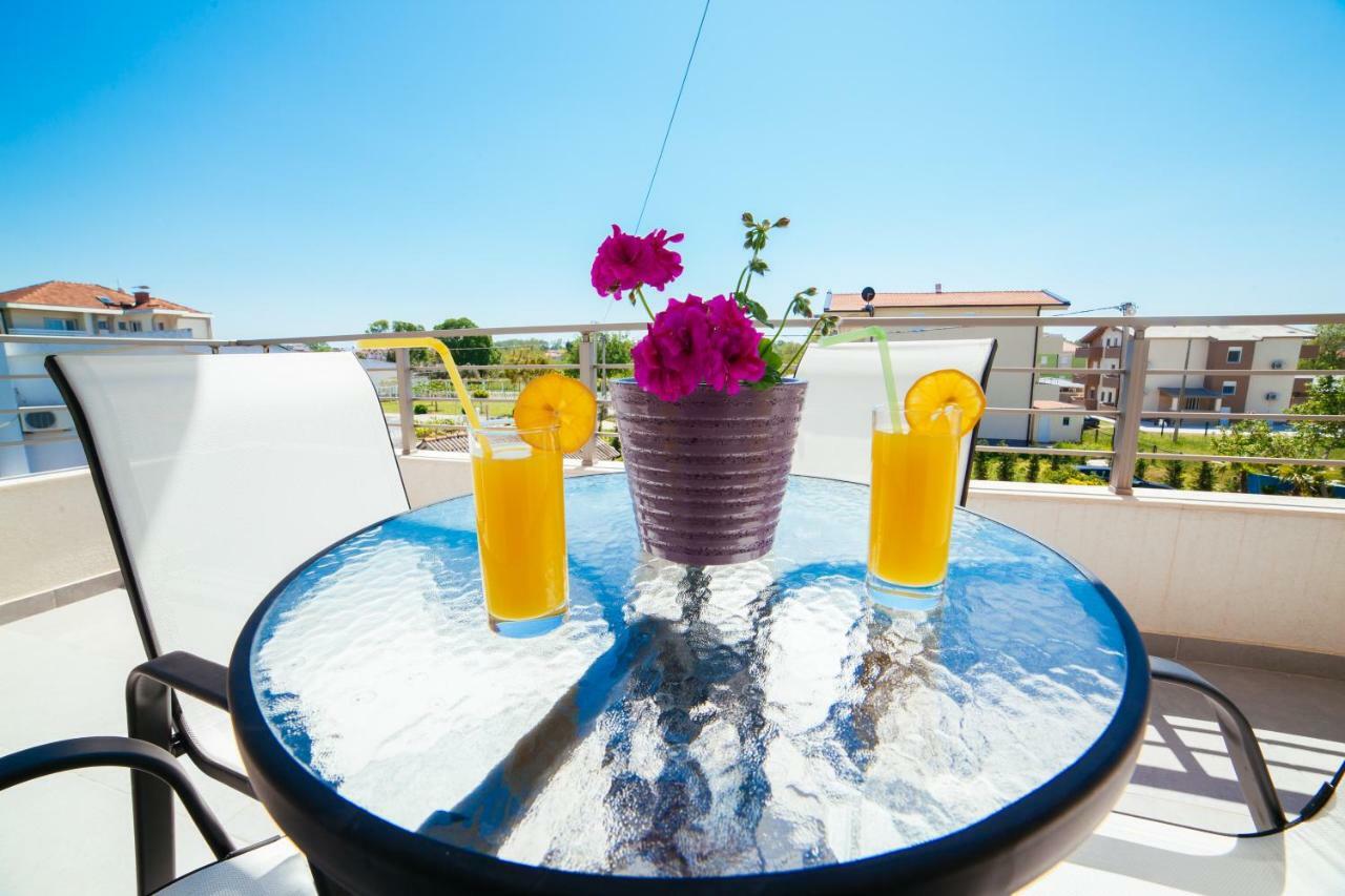 Adriatica Sea & Sun Bed & Breakfast Ülgün Dış mekan fotoğraf