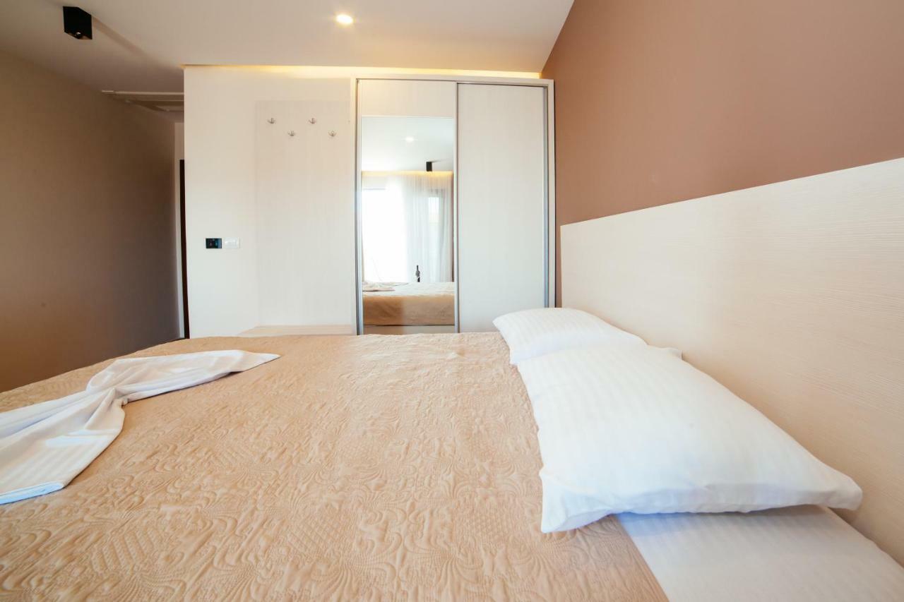 Adriatica Sea & Sun Bed & Breakfast Ülgün Dış mekan fotoğraf
