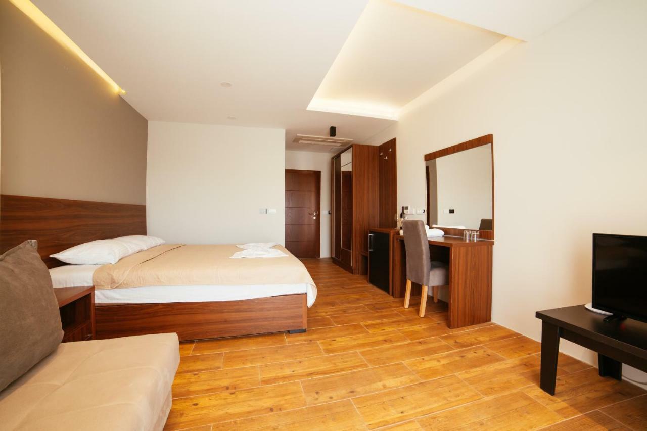 Adriatica Sea & Sun Bed & Breakfast Ülgün Dış mekan fotoğraf