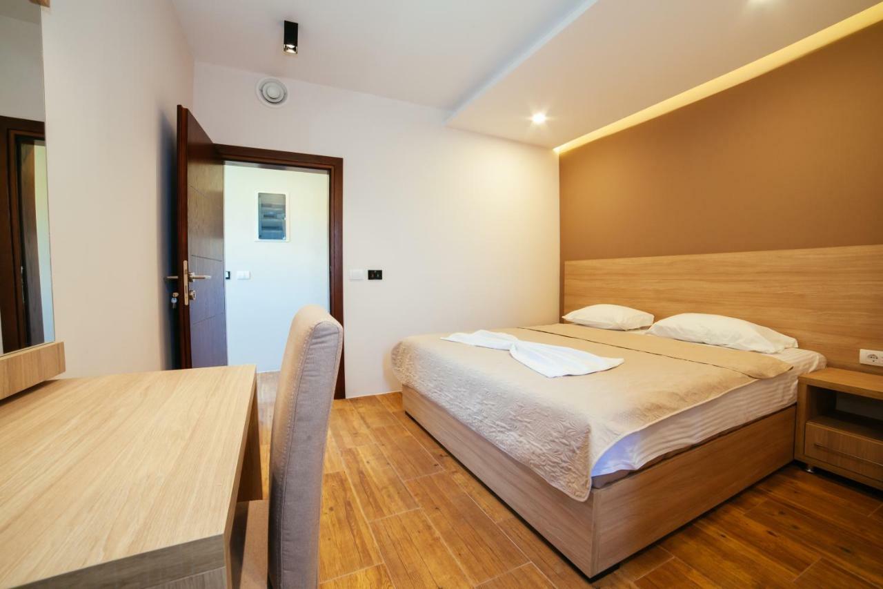 Adriatica Sea & Sun Bed & Breakfast Ülgün Dış mekan fotoğraf